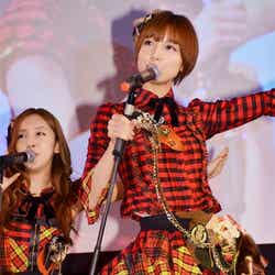 AKB48板野友美、篠田麻里子