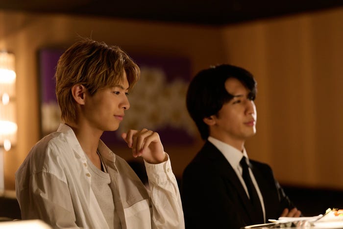 小宮璃央、藤井流星「18歳、新妻、不倫します。」第4話より(C)わたなべ志穂/小学館/ABC