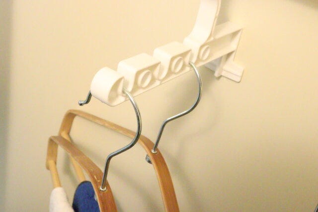 セリア 浴室干しハンガー セリアの壁にぶつからない浴室干しハンガー