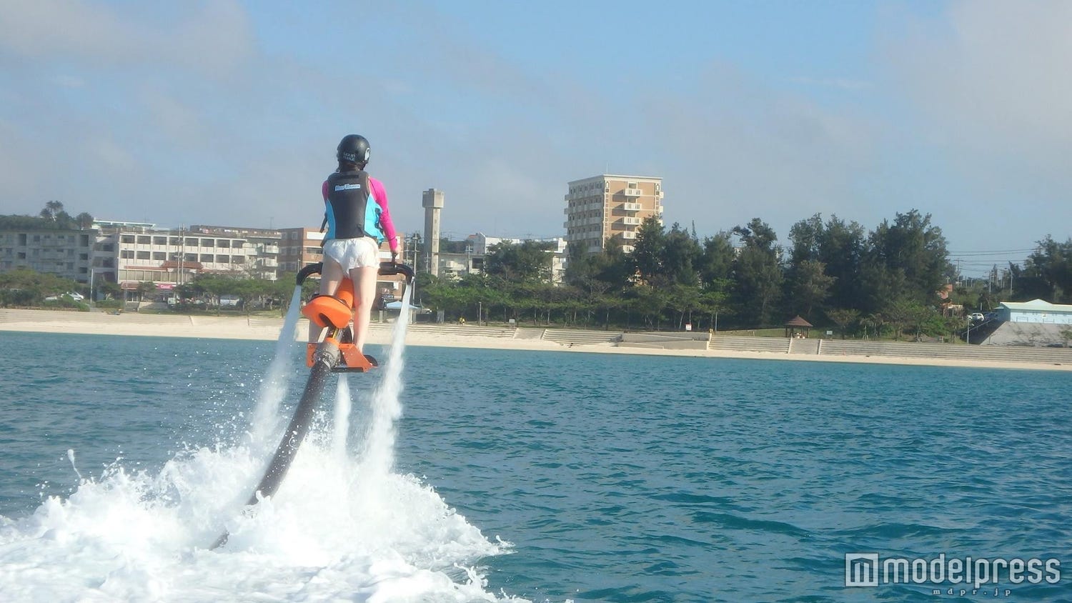 フライボードの次はこれ!「ジェットベイダー」が楽しそう 沖縄で簡単空中散歩
