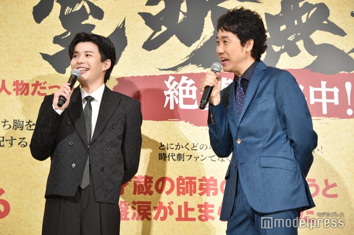 大泉洋の空気にのまれてコテコテトークをしてしまう長尾謙杜(C)モデルプレス