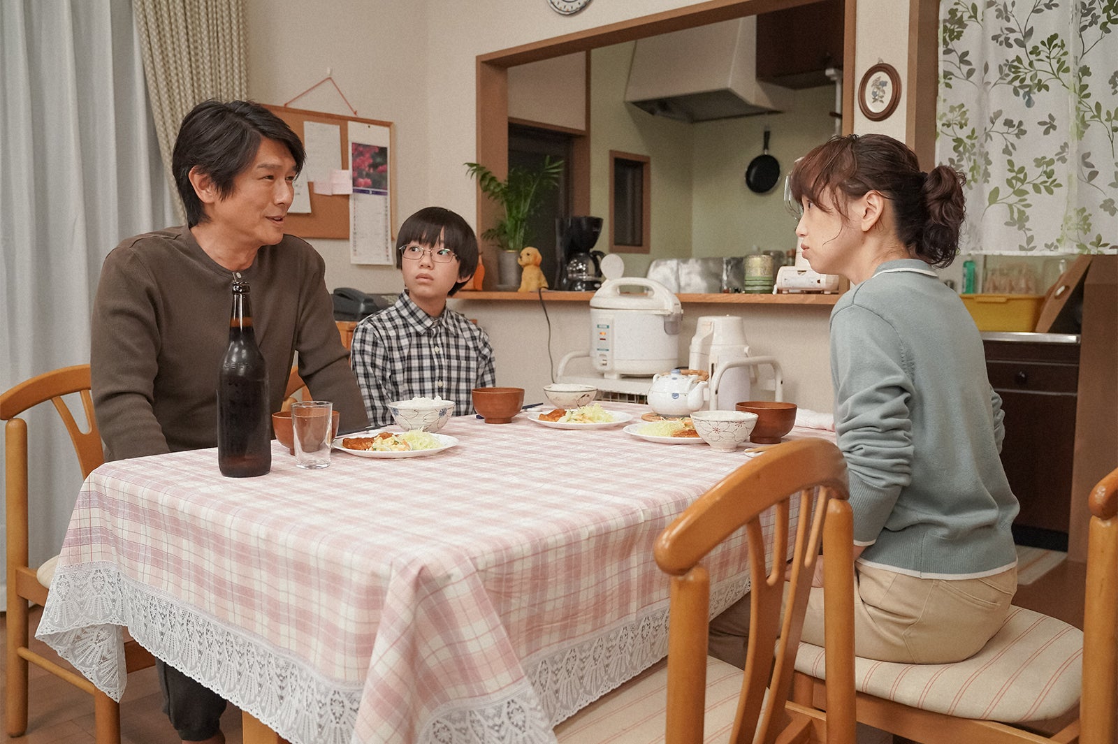 高橋克典、海老塚幸穏、永作博美／「舞いあがれ！」第7話（C）NHK