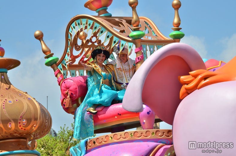 東京ディズニーリゾート30周年パレードがスタート／「ハピネス・イズ・ヒア」パレード公開