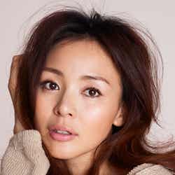 「SHIHO’s Beauty Theory」(2011年7月6日発売)/(C)SDP