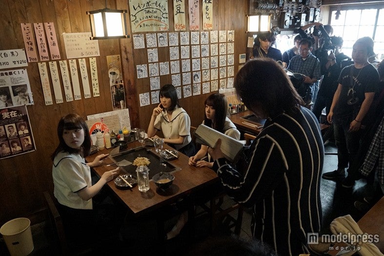 撮影現場の様子／（C）「初森ベマーズ」製作委員会