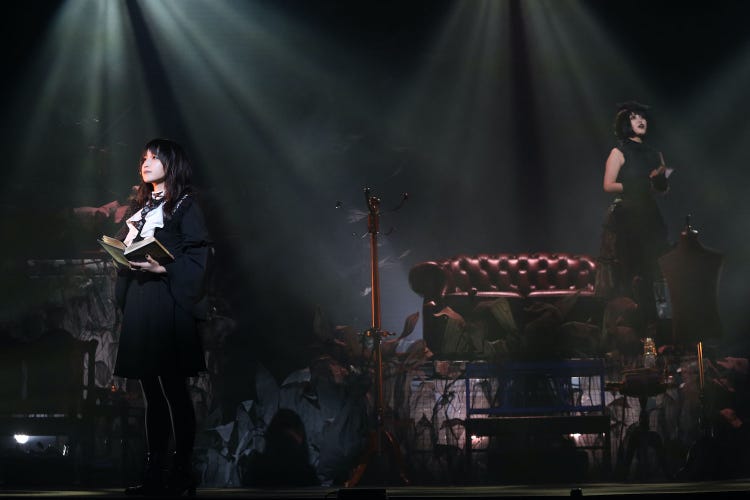 末満健一が手掛けるshared Trump シリーズ第一弾 音楽朗読劇 黑世界 が開幕 モデルプレス 末満健一が手掛けるshared Trump シリーズ第一弾 音楽朗読劇 黑世界 が開幕 モデルプレス