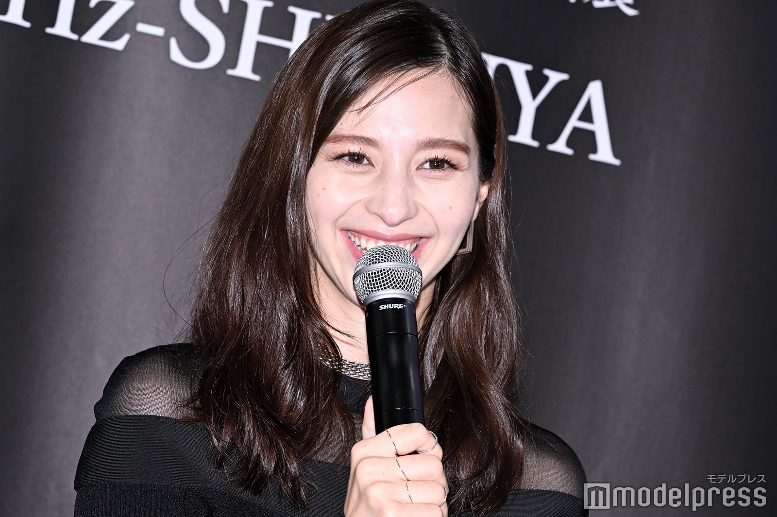 中条あやみ、笑顔弾けるバースデーショット公開「ポーちゃんおめでとう」「大好きです」