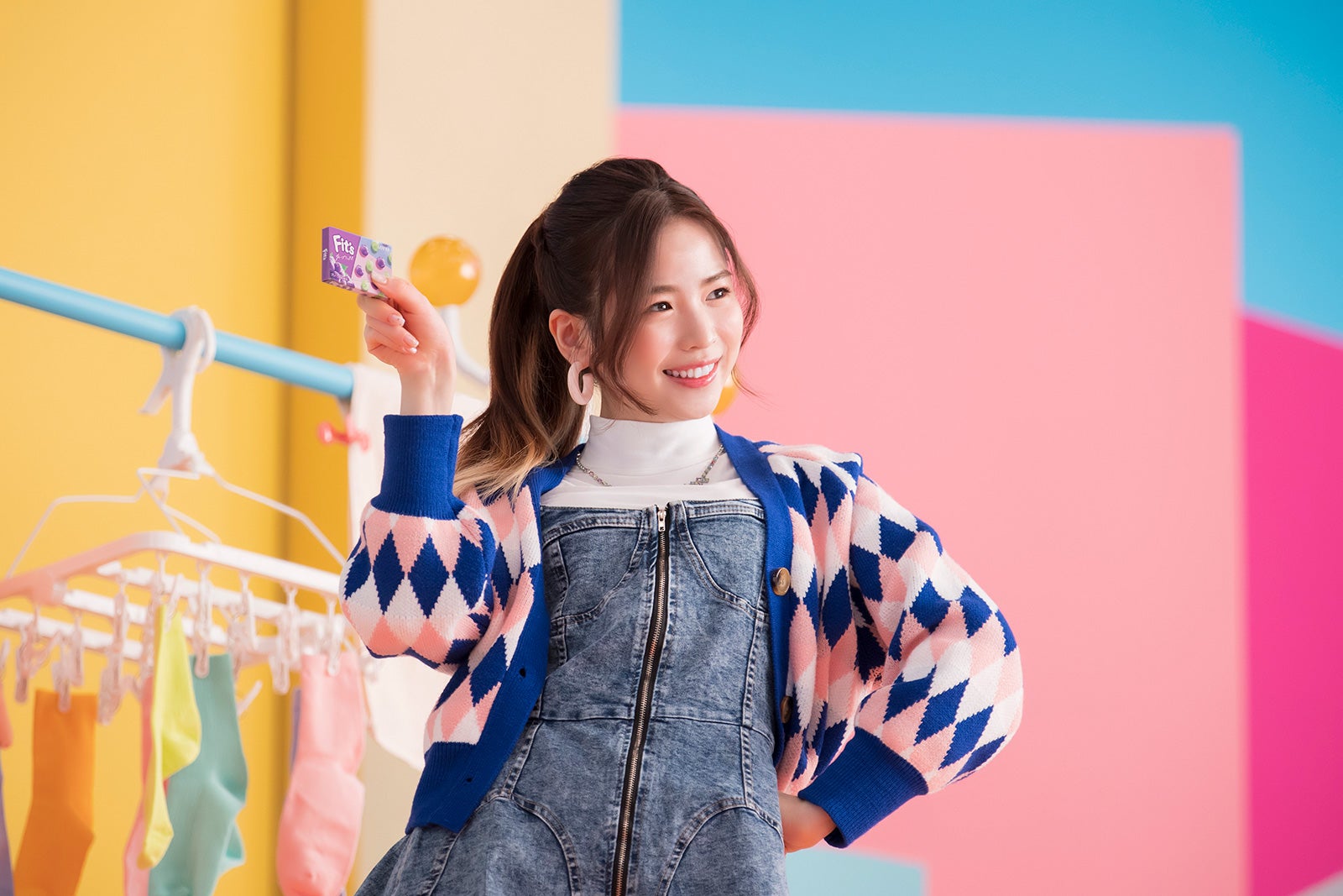 MAYA／新WEBムービー「NEWフィッツダンス 洗濯」篇メイキング（提供写真）