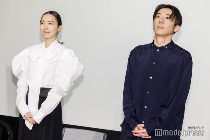 飯豊まりえ、高橋一生(C)モデルプレス