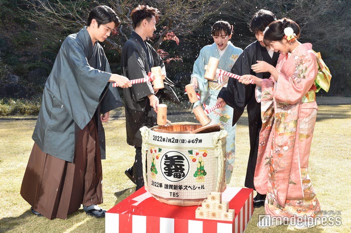 井之脇海、佐藤健、綾瀬はるか、竹野内豊、上白石萌歌、 (C)モデルプレス