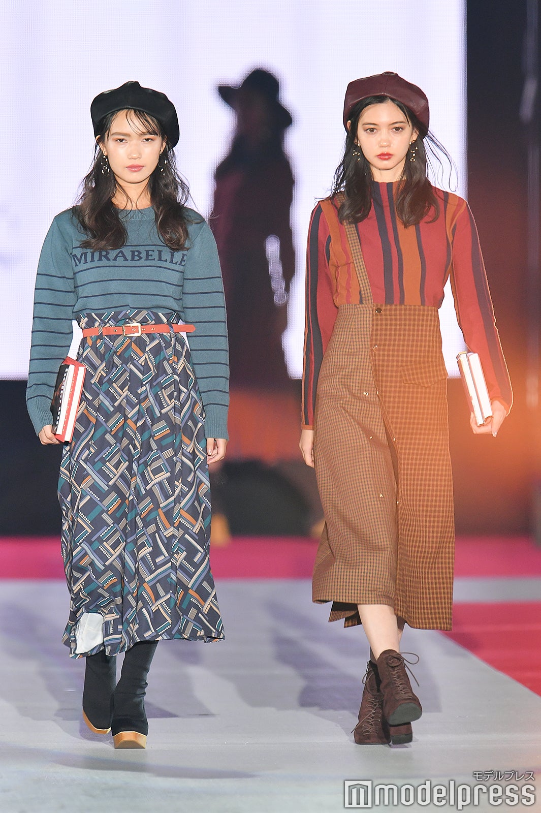 愛花、メドウズ舞良（C）モデルプレス