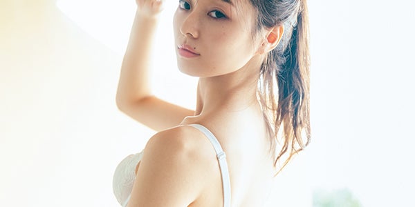 乃木坂46梅澤美波、人生初ランジェリーカットで“曲線美”披露