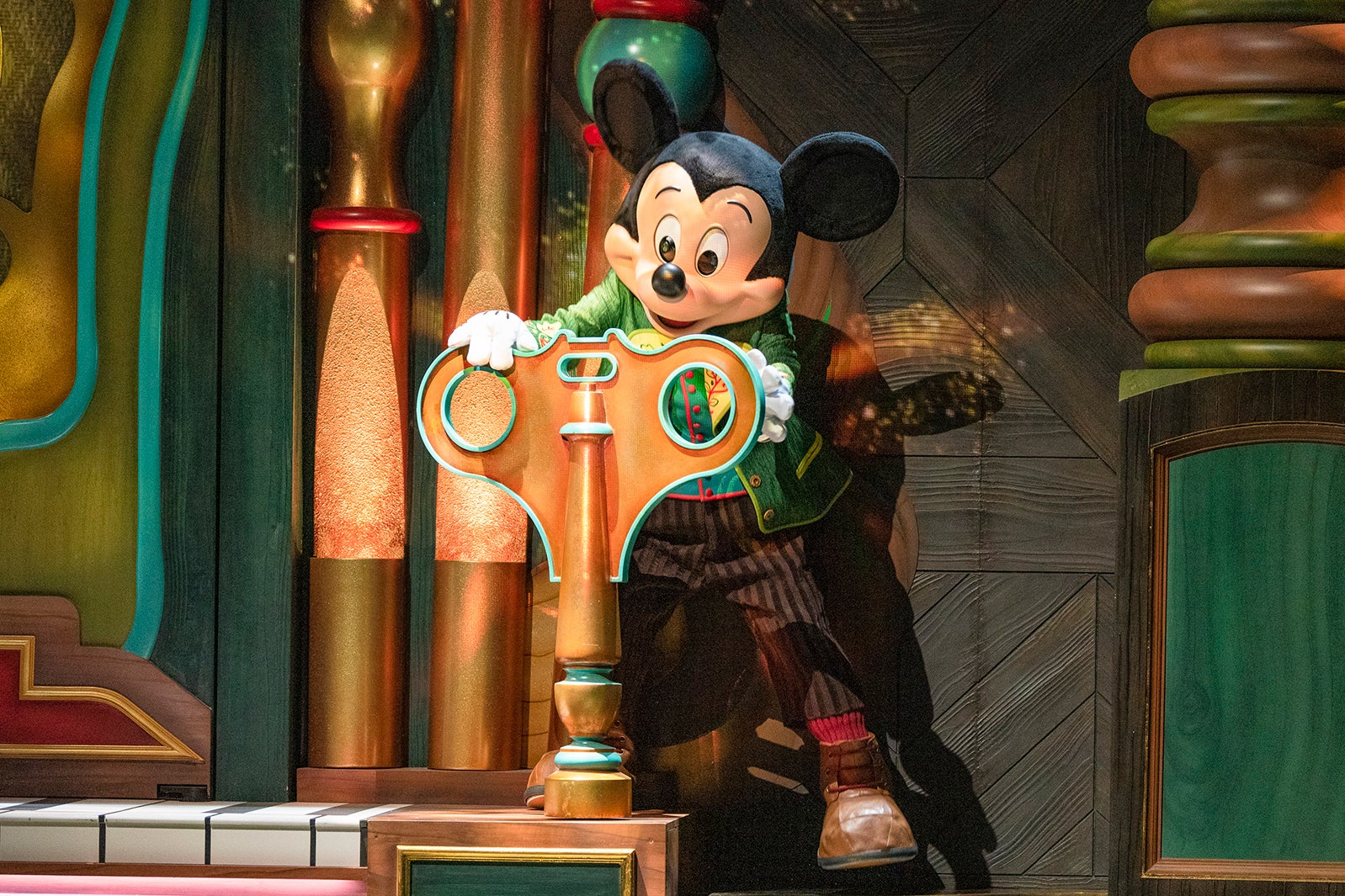 「ミッキーのマジカルミュージックワールド」（C）Disney