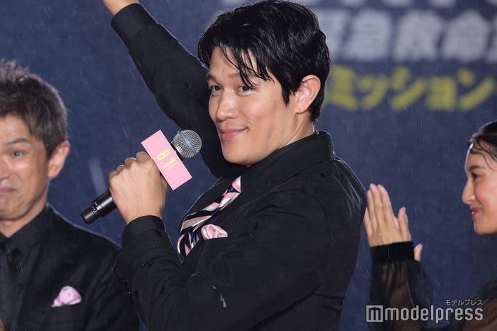 鈴木亮平(C)モデルプレス
