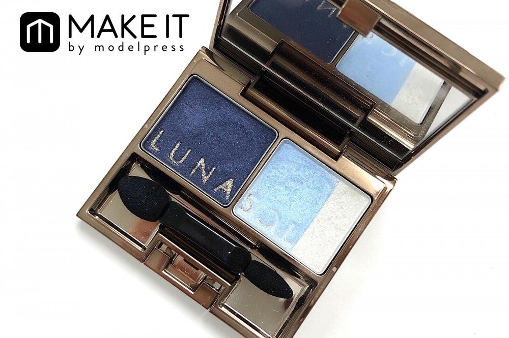 ルナソル／スパークリングライトアイズ／01 Blue Sparkling／4,000円（税抜） (C)メイクイット