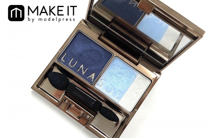 ルナソル/スパークリングライトアイズ/01 Blue Sparkling/4,000円(税抜) (C)メイクイット