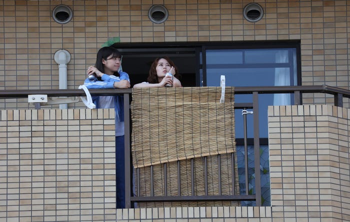 冨里奈央、岩本蓮加「ふたりエスケープ」第10話(C)田口囁一・一迅社/「ふたりエスケープ」製作委員会