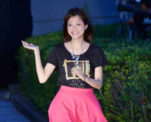 佐藤ありさ、ミニスカで美脚全開 黄色い声援鳴り止まず