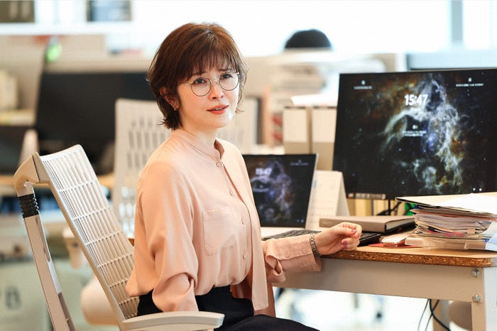 宮澤エマ「初恋DOGs」第1話(C)TBS