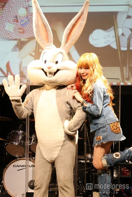 Milky Bunny（益若つばさ）