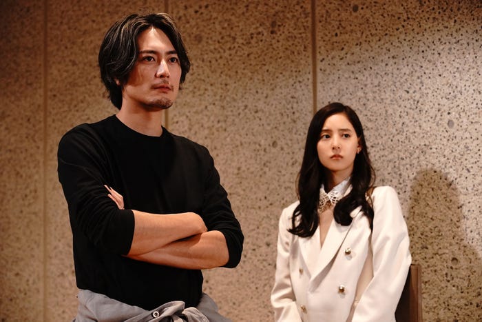 間宮祥太朗、新木優子「良いこと悪いこと」第3話(C)日本テレビ