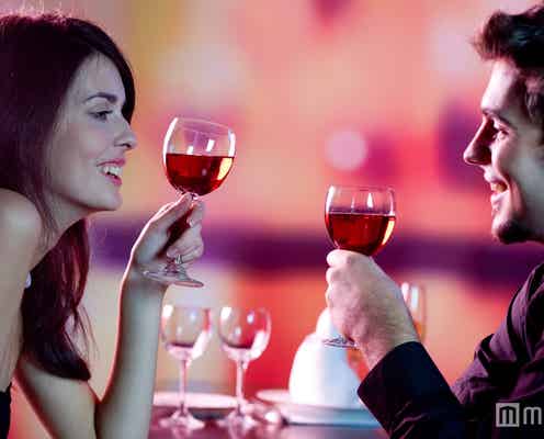 「この後どう?」男性からサシ飲みに誘われる女性の特徴とは
