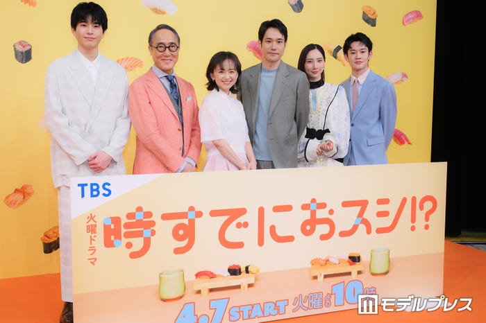 (左から)中沢元紀、佐野史郎、永作博美、松山ケンイチ、ファーストサマーウイカ、山時聡真(C)モデルプレス