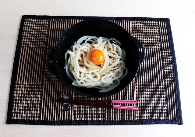 ダイソーのお手軽電子レンジ調理器（冷凍うどん用）