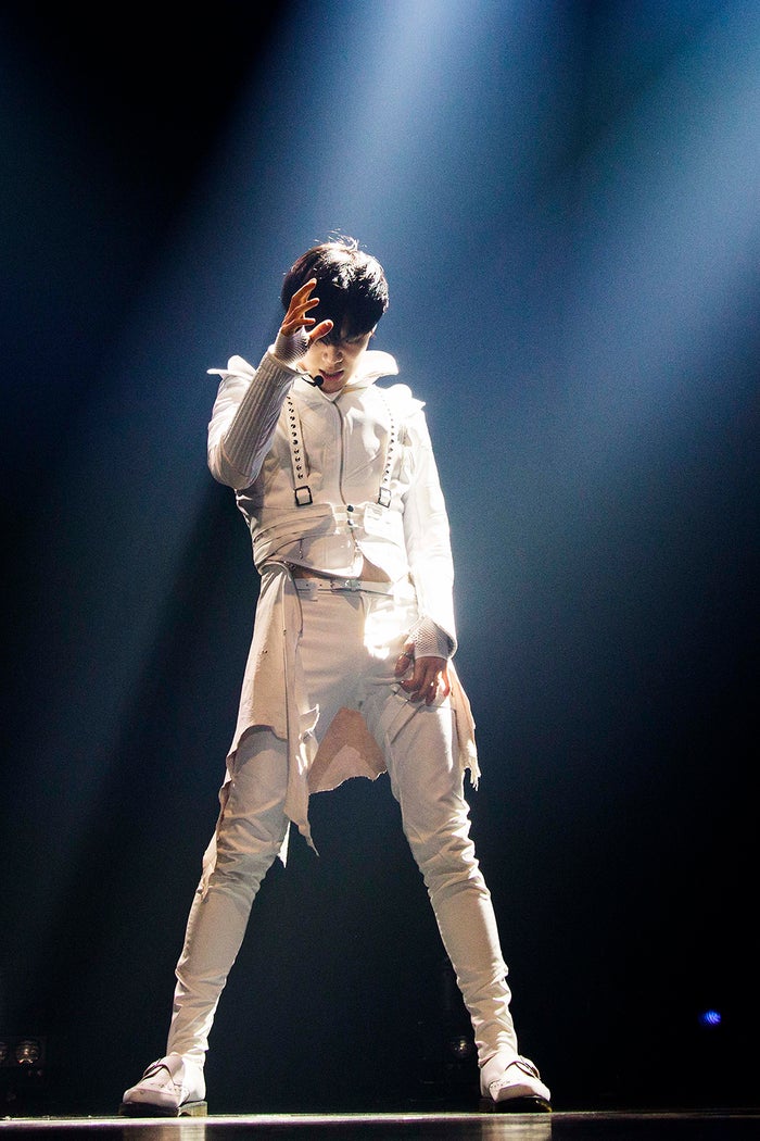 Shineeテミン 23歳バースデーに渾身 さよならひとり 鬼気迫るパフォーマンスに息をのむ モデルプレス Shineeテミン 23歳バースデーに渾身 さよならひとり 鬼気迫るパフォーマンスに息をのむ モデルプレス