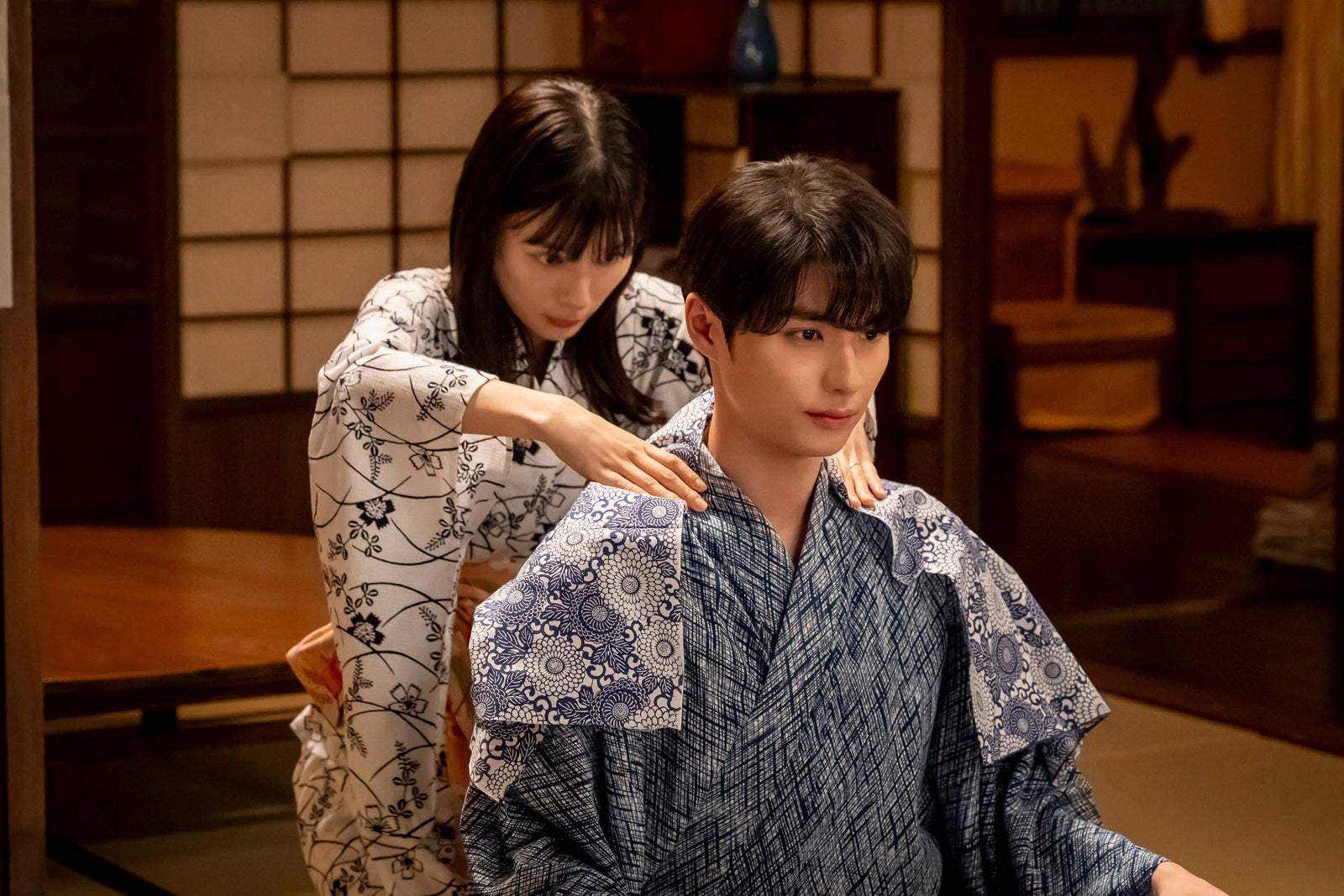 芳根京子＆本田響矢「めおと日和」本編初出し予告映像解禁 2人の絶妙な距離感がたまらない“うぶキュン”全開場面写真も一挙公開