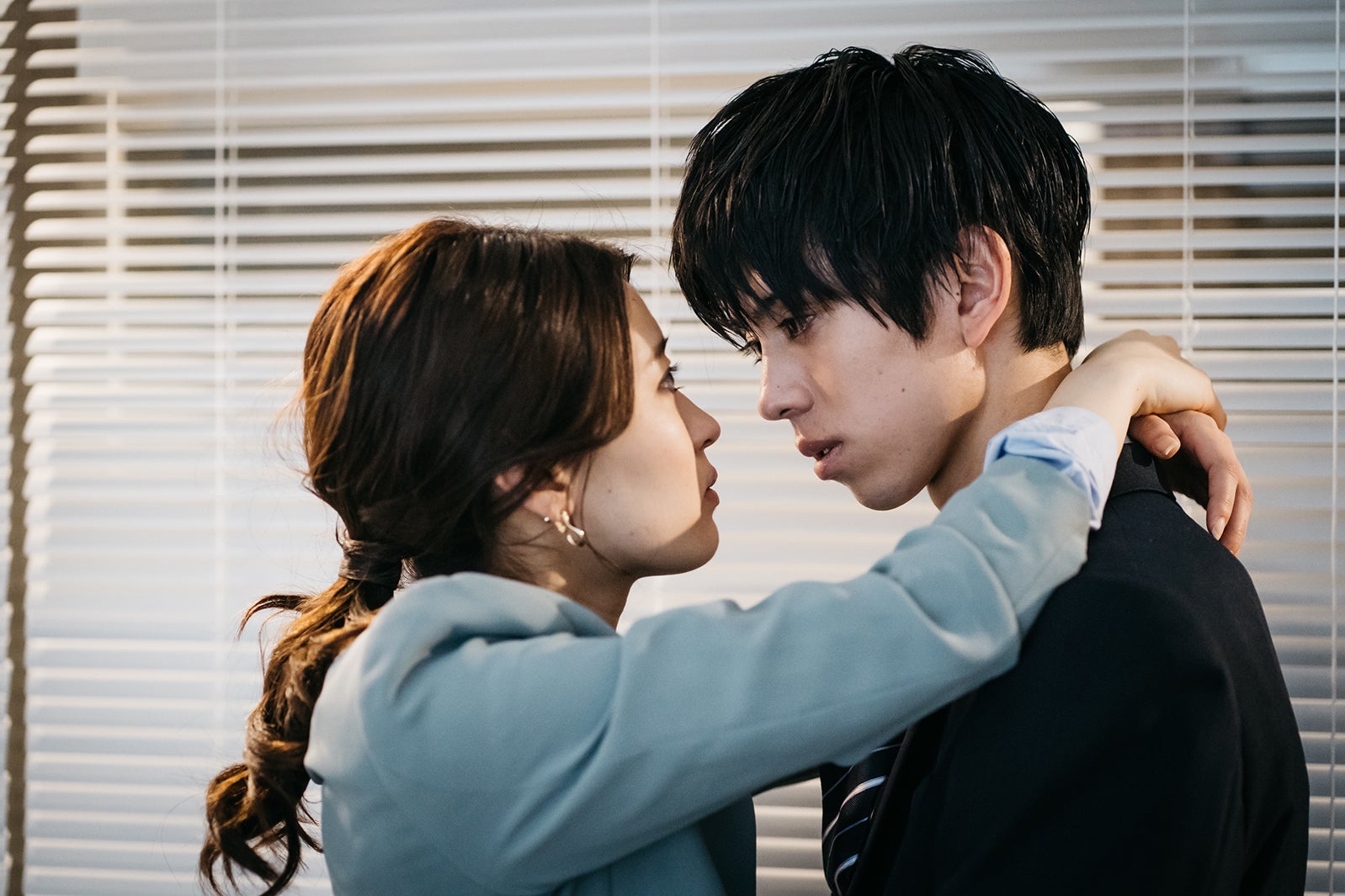 吉永アユリ、京典和玖『恋愛ドラマな恋がしたい～KISS or kiss～』（C）AbemaTV, Inc.