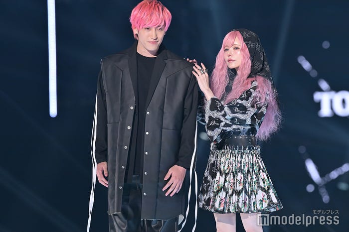 兼近大樹、益若つばさ(C)モデルプレス