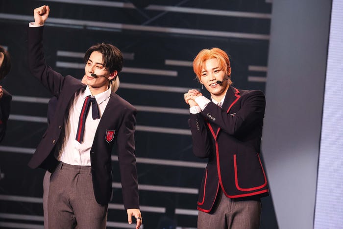 西洸人、木村柾哉(C)LAPONE ENTERTAINMENT