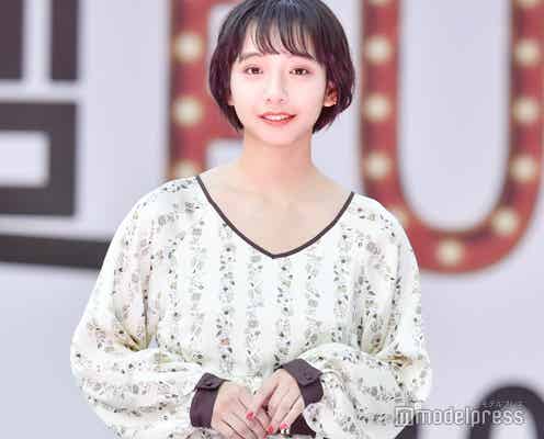 “ティーンのカリスマ”山之内すず、レトロ可愛い秋コーデで笑顔全開<超 FUJI-Q!2020 ~超十代の秋まつり~>