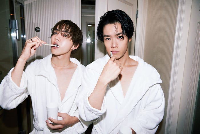 別冊付録「ヌメロ・トウキョウ オム 川村壱馬&吉野北人 幸せと希望が出逢う場所」より (提供写真)