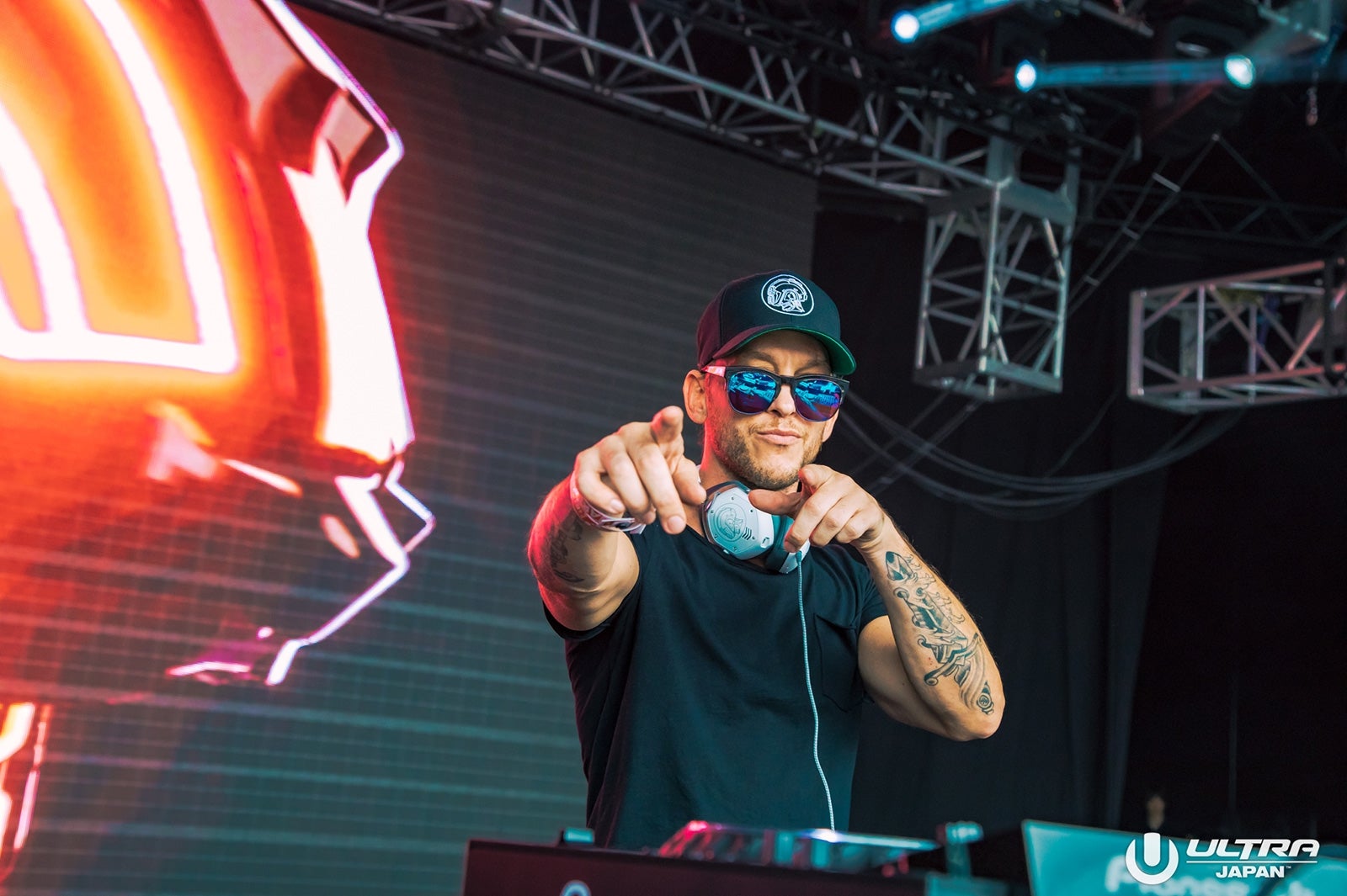 Deb’s Daughter VS Kryoman「ULTRA JAPAN 2017」初日より／（提供写真）