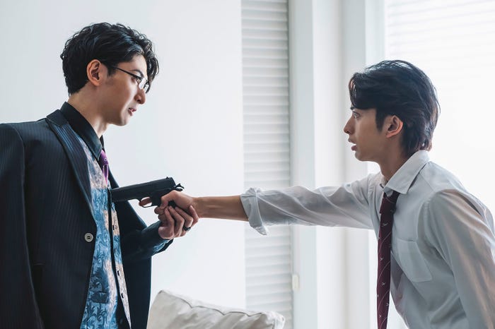 木村慧人、古川雄大「恋と弾丸」第6話より(C)箕野希望・小学館/「恋と弾丸」製作委員会・MBS