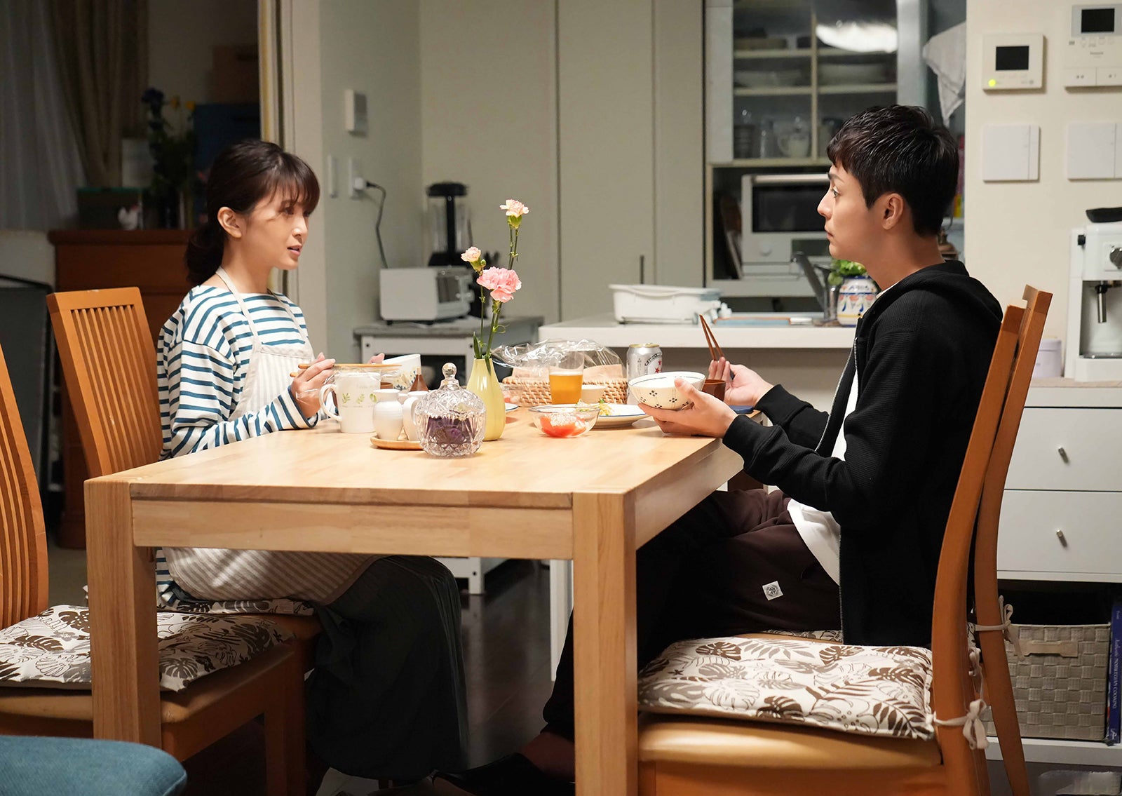 佐津川愛美、木村了「サブスク不倫」第2話より（C）「サブスク不倫」製作委員会・MBS