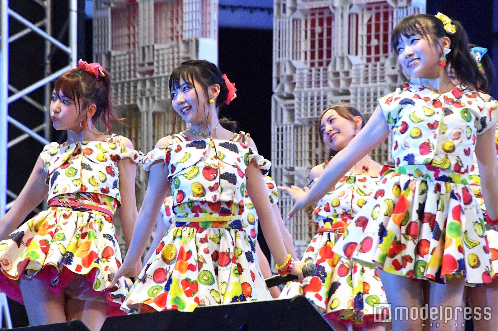 宮脇咲良、田中美久、矢吹奈子 （C）モデルプレス