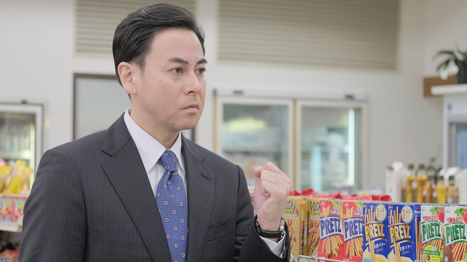 鈴木浩介（C）「癒されたい男」製作委員会