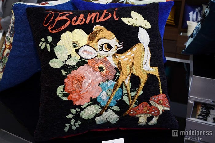 「インテリアライフスタイル」バンビのクッションカバー