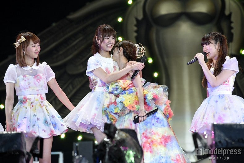 「大島優子卒業コンサート in 味の素スタジアム ～6月8日の降水確率56％（5月16日現在）、てるてる坊主は本当に効果があるのか？～」（C）AKS