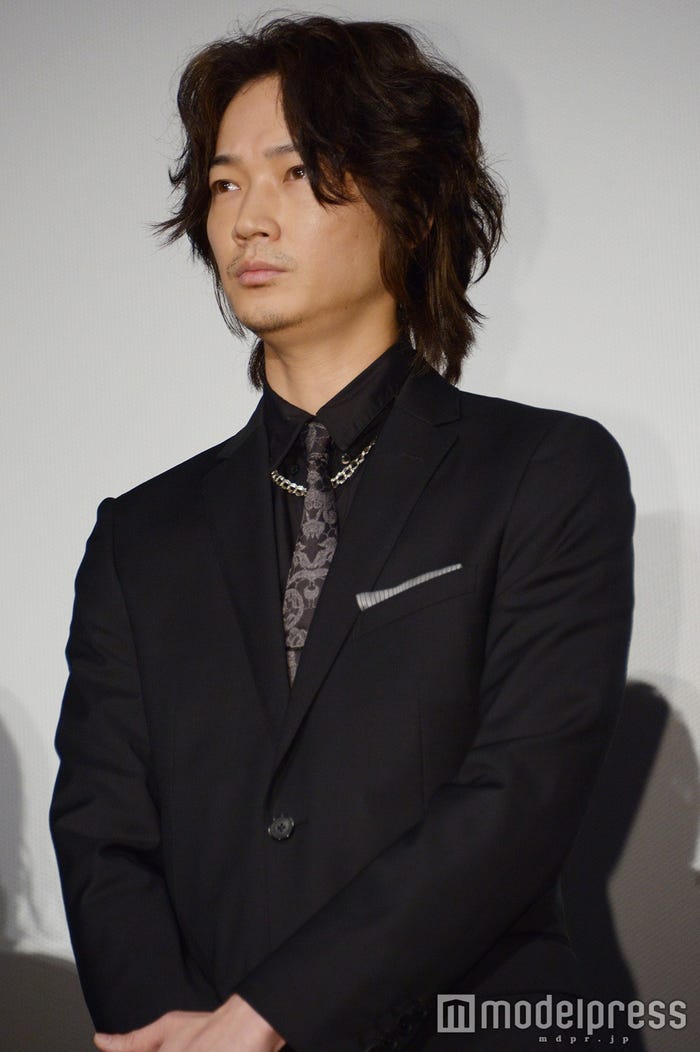 綾野剛(C)モデルプレス