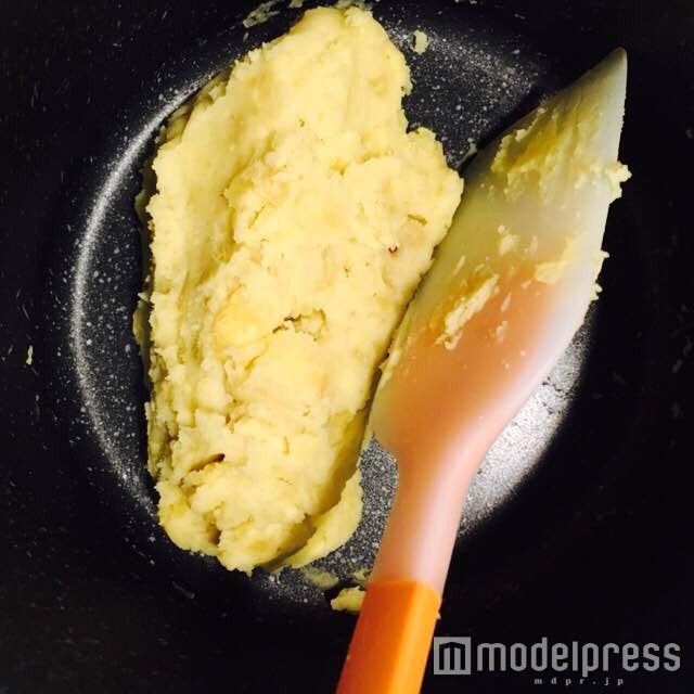 滑らかに混ぜる／画像提供：柏原歩