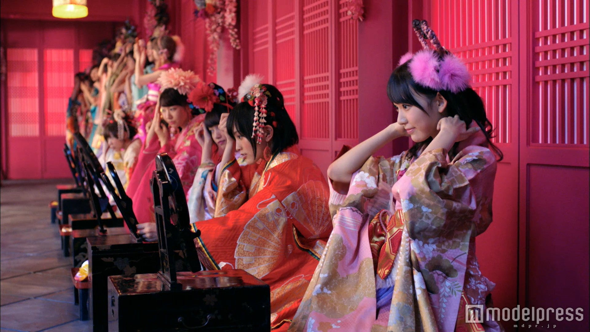 AKB48「君はメロディー」MVより（C）AKS／キングレコード