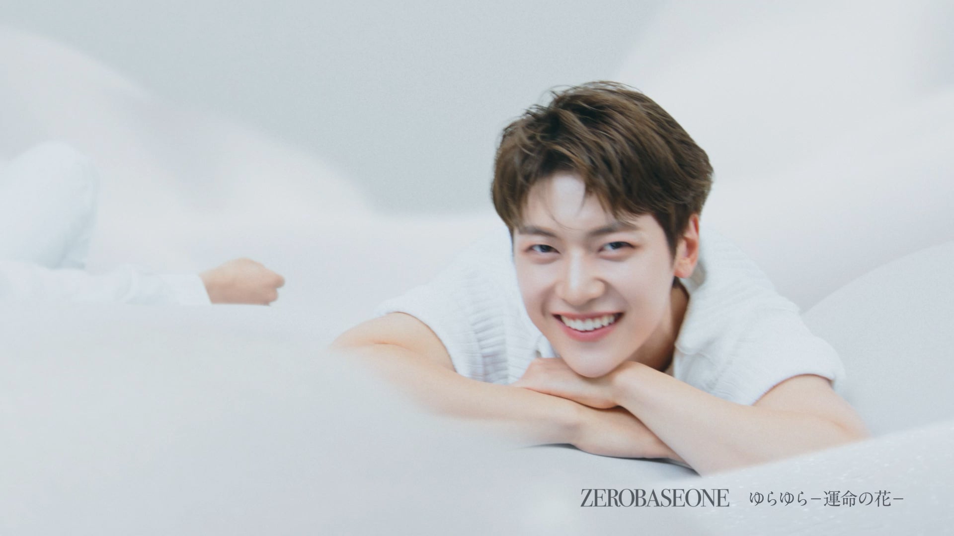 新CM「ビフェスタ 泡洗顔」篇より（提供写真）