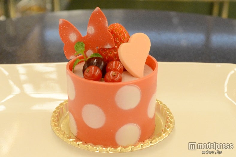 「ストロベリーとピスタチオのムース」甘酸っぱい美味しさが口の中に広がる