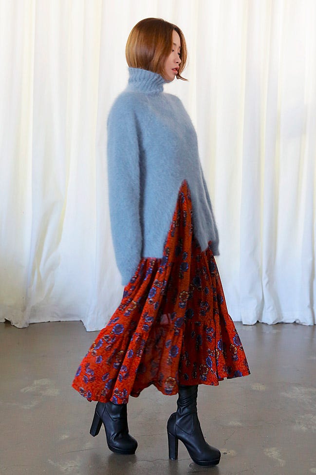 カッティングヘムハイネックアンゴラニット(スカイブルー)「STYLENANDA」14,190円(税込)/画像提供:STYLENANDA
