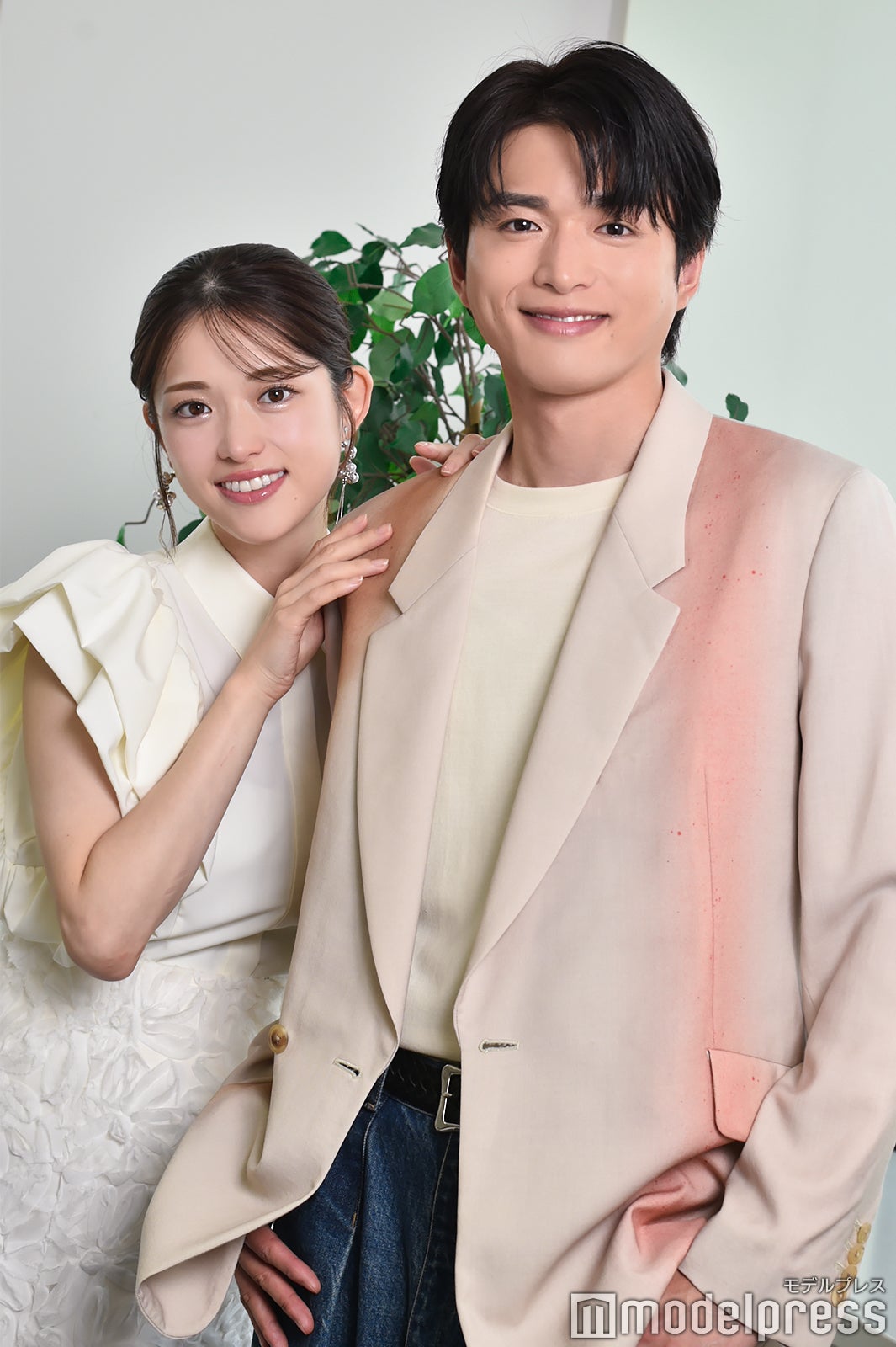 松村沙友理、白洲迅（C）モデルプレス