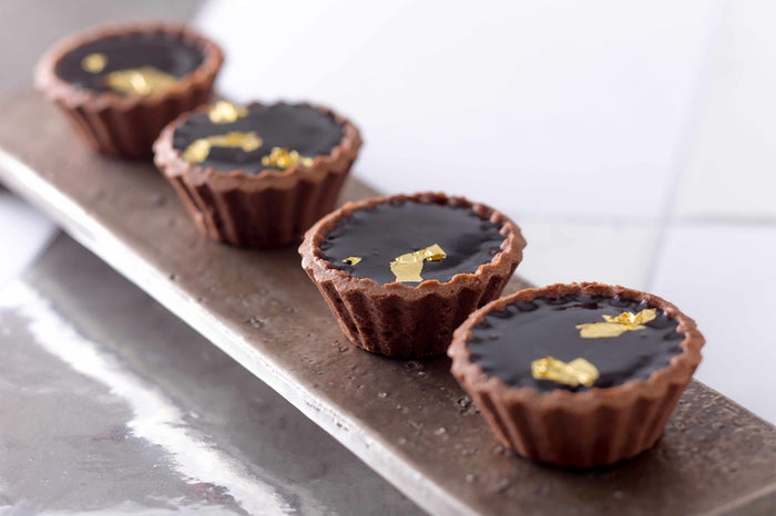 スイーツ&サンドウィッチビュッフェ ~抹茶とチョコのおもてなし~/画像提供:ニュー・オータニ